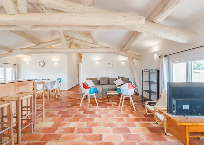 La Buisse - Grand Holiday home Simiane-la-Rotonde